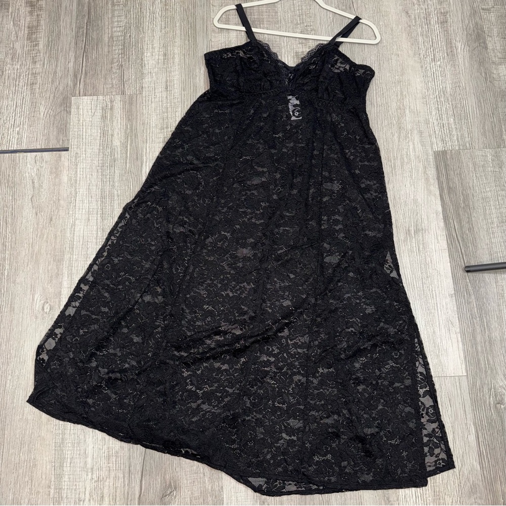 NWT torrid Black Floral Lace Slip size 1